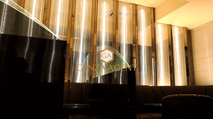 銀座クラブ・バレーヌのVIPルームのゴールドカラーの照明