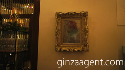 銀座高級クラブ・瑞木（みずき）の店内に飾ってある高価な絵画